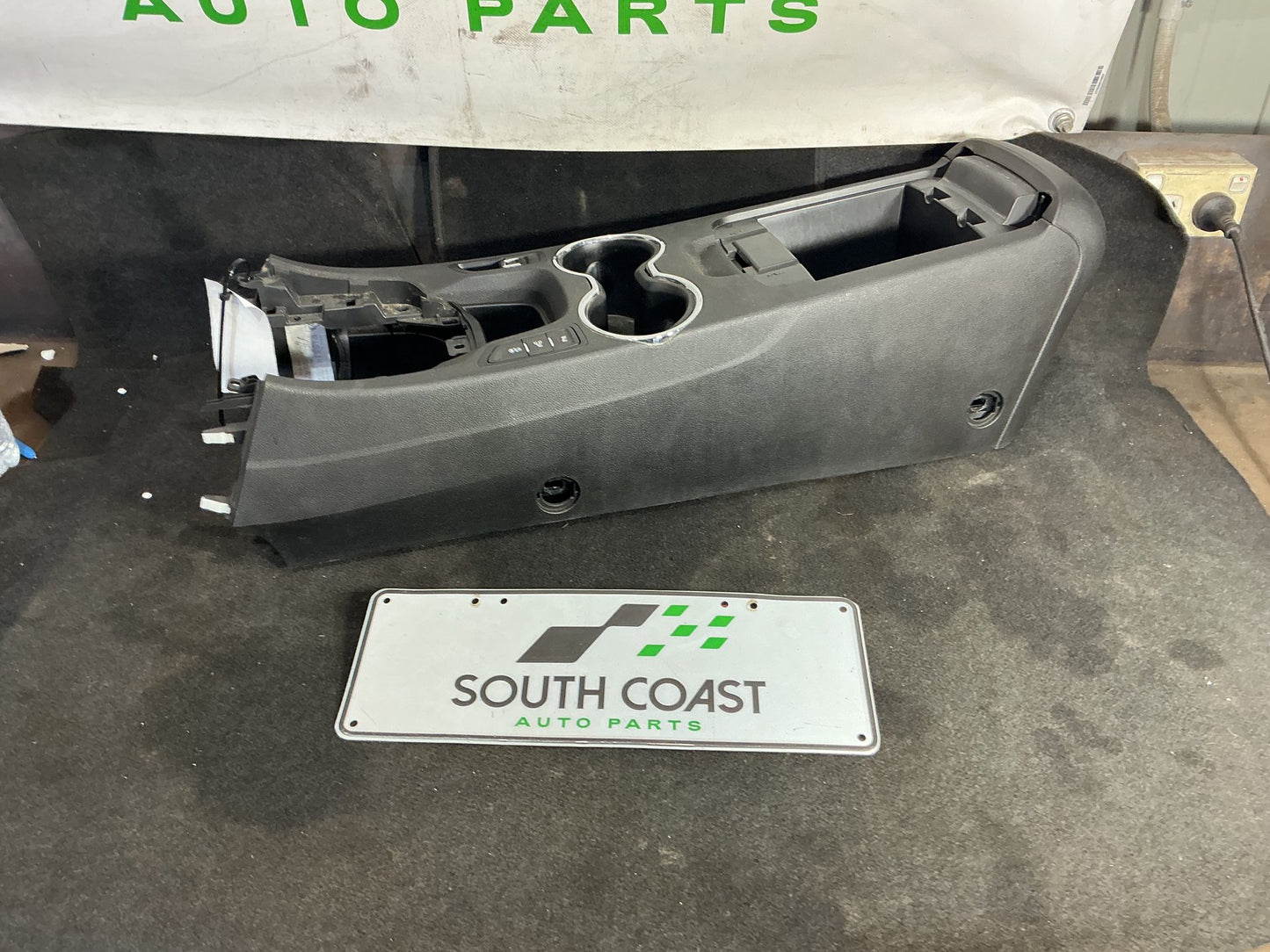 2013 Holden Ute VF  Centre Console