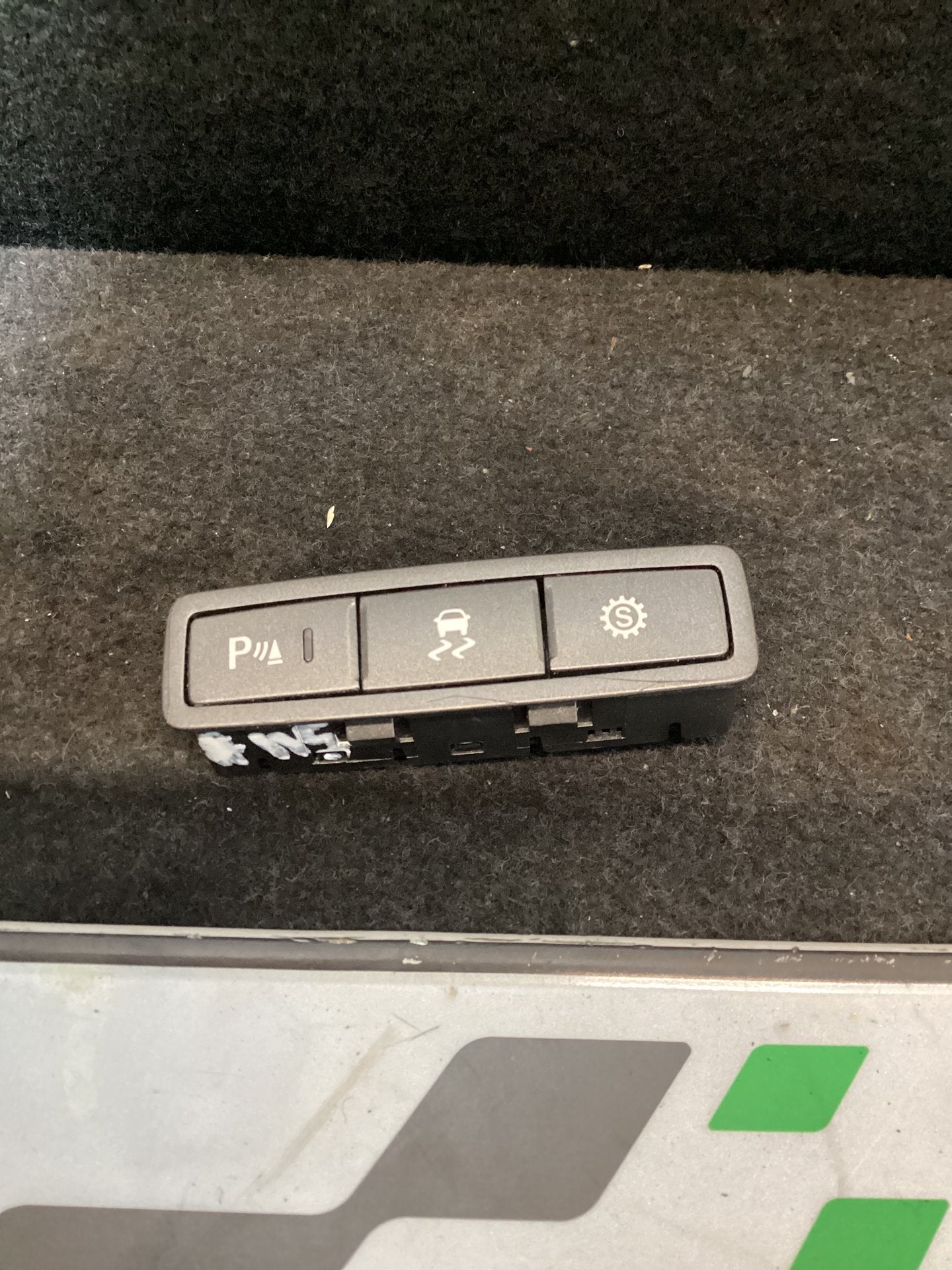 2007 Holden Calais VE 6G1EX55768L940846 Traction Control Switch 92181640