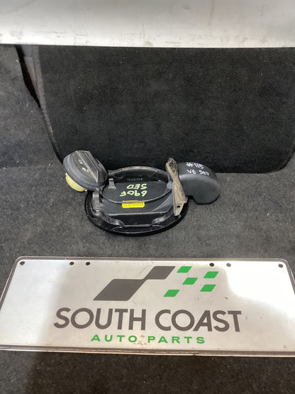 Holden Calais VE 6G1EX55768L940846 Fuel Filler Door 92156082