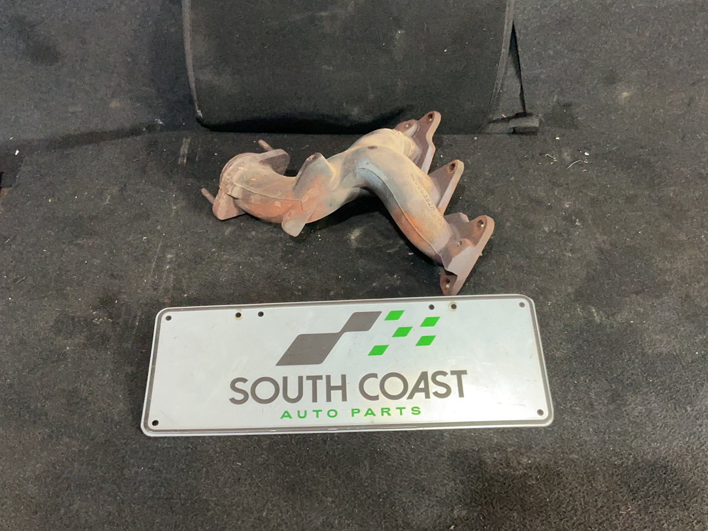 2005 Holden Commodore VZ  Right Exhaust Manifold 92066392