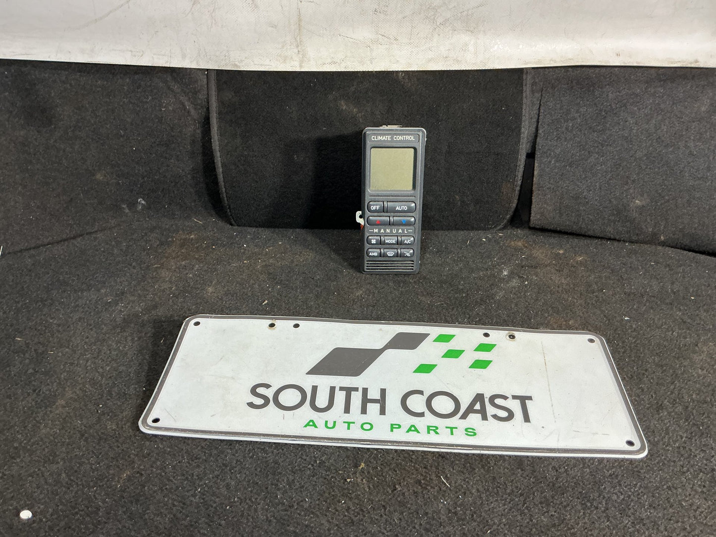 1990 Holden Statesman VQ 6H8VSY19UML459969 Climate Controller 9203203