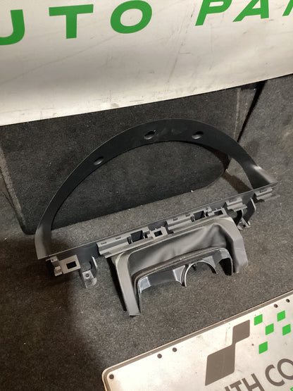 Holden Calais VE 6G1EX55768L940846 Instrument Cluster Fascia 92161867