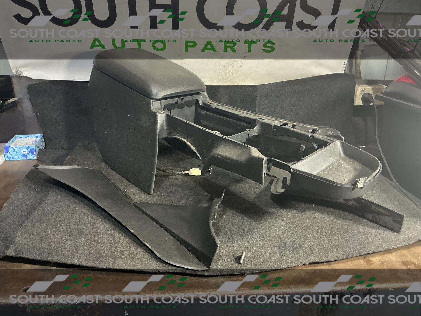2002 Holden Commodore VY 6G1YK52A03L919138 Centre Console