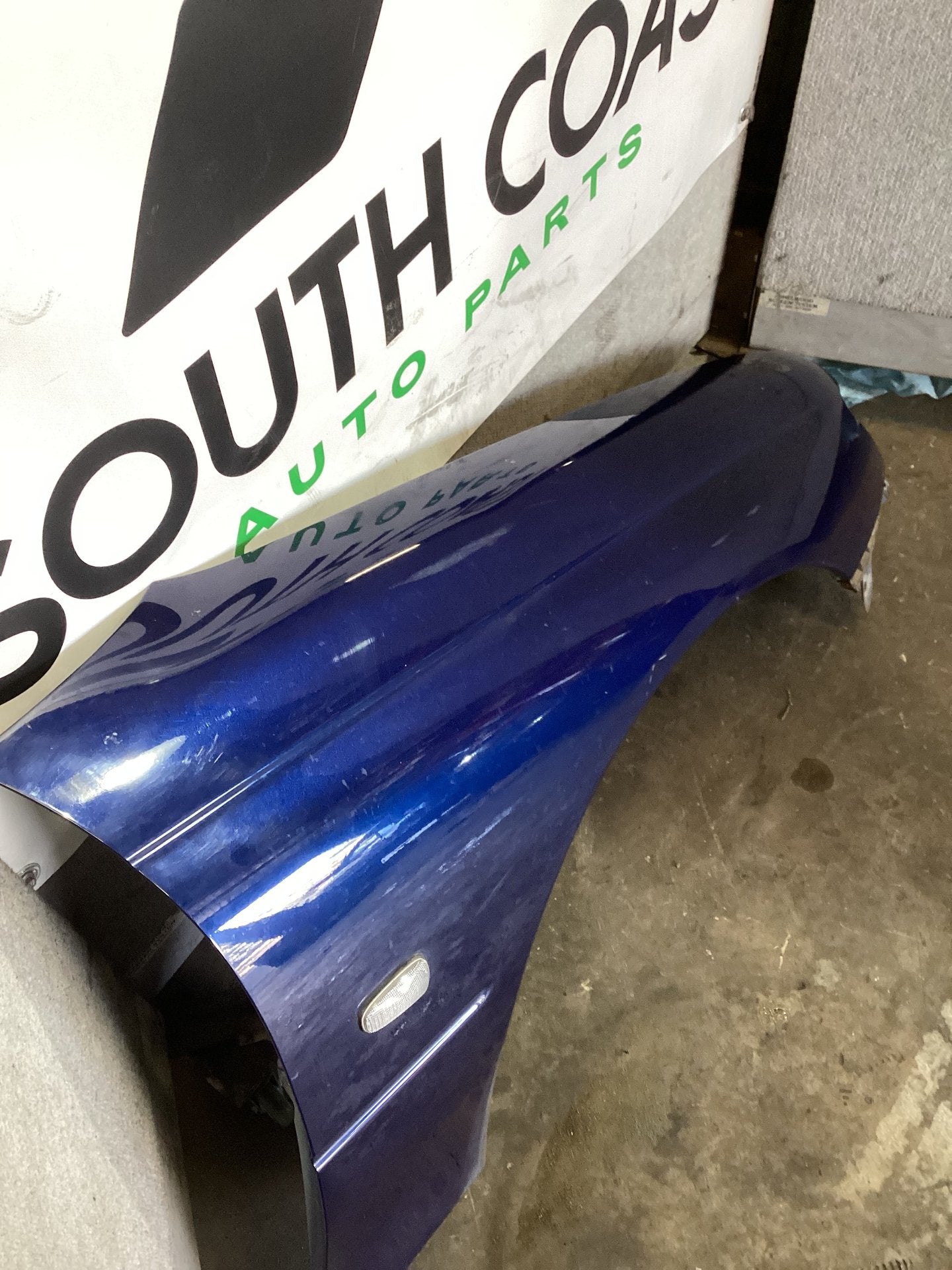 2005 Holden Commodore VZ  Right Front Guard