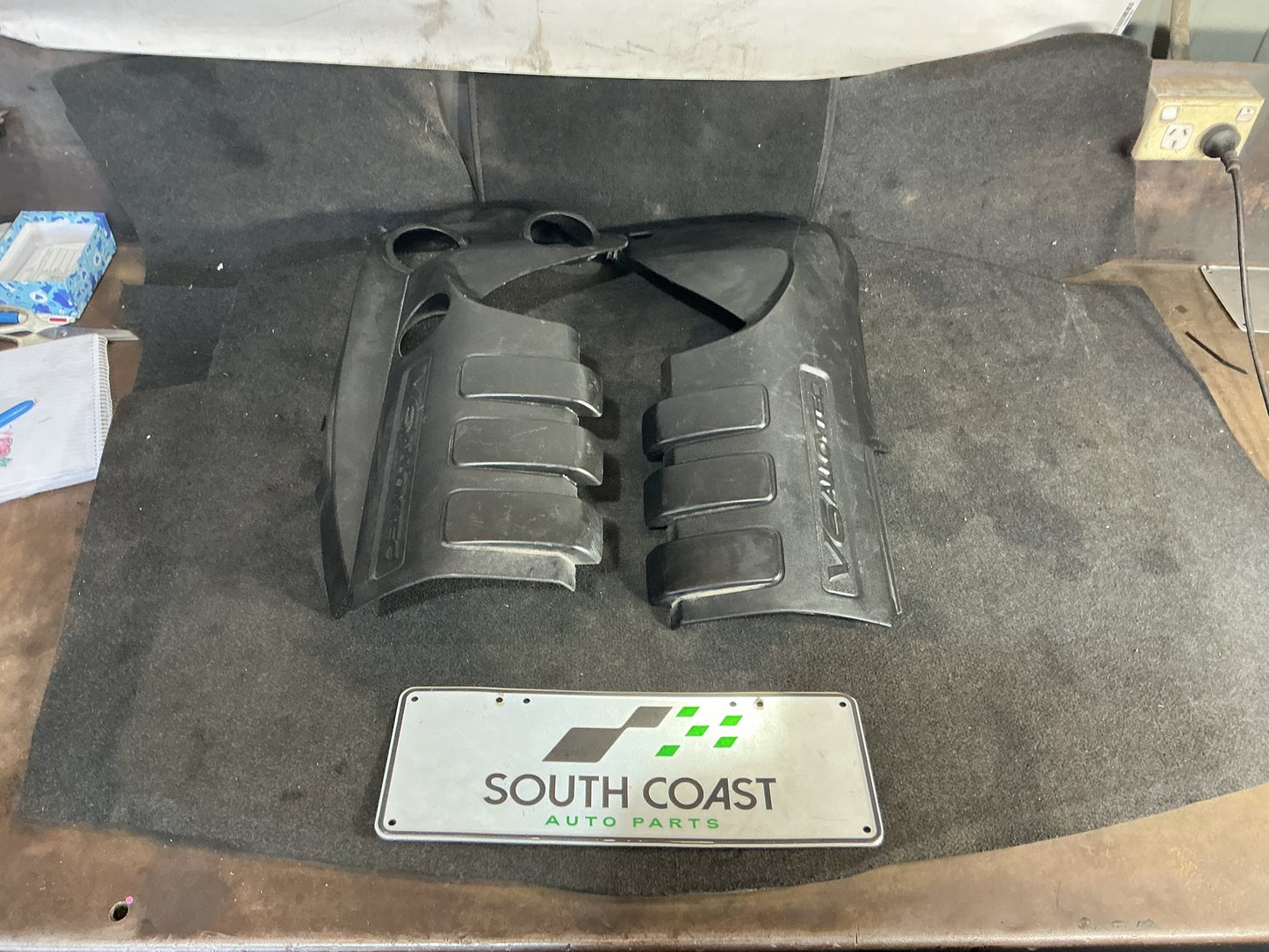 2005 Holden Commodore VZ  Engine Cover 9206650