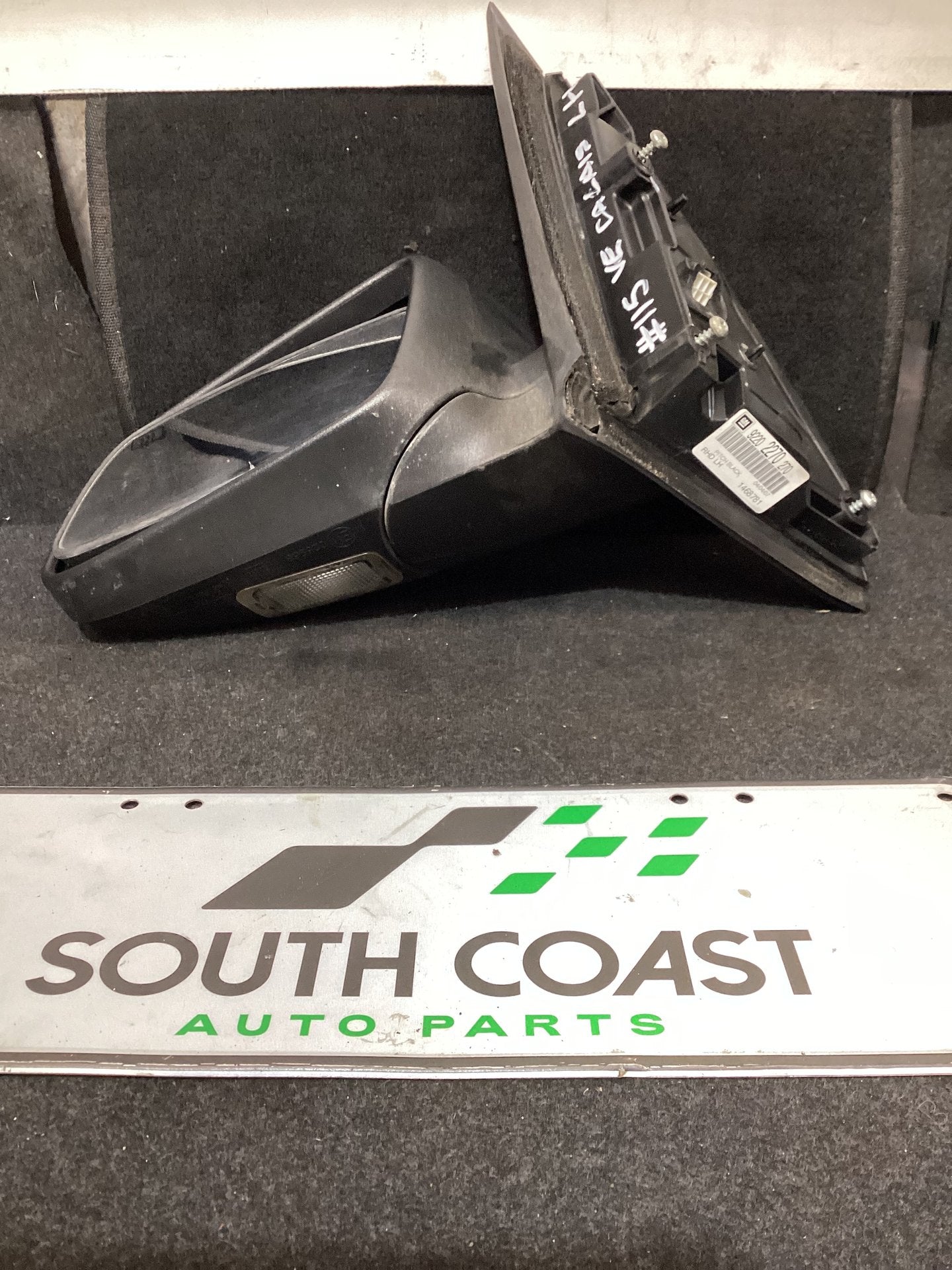 Holden Calais VE 6G1EX55768L940846 Left Door Mirror 92202270270