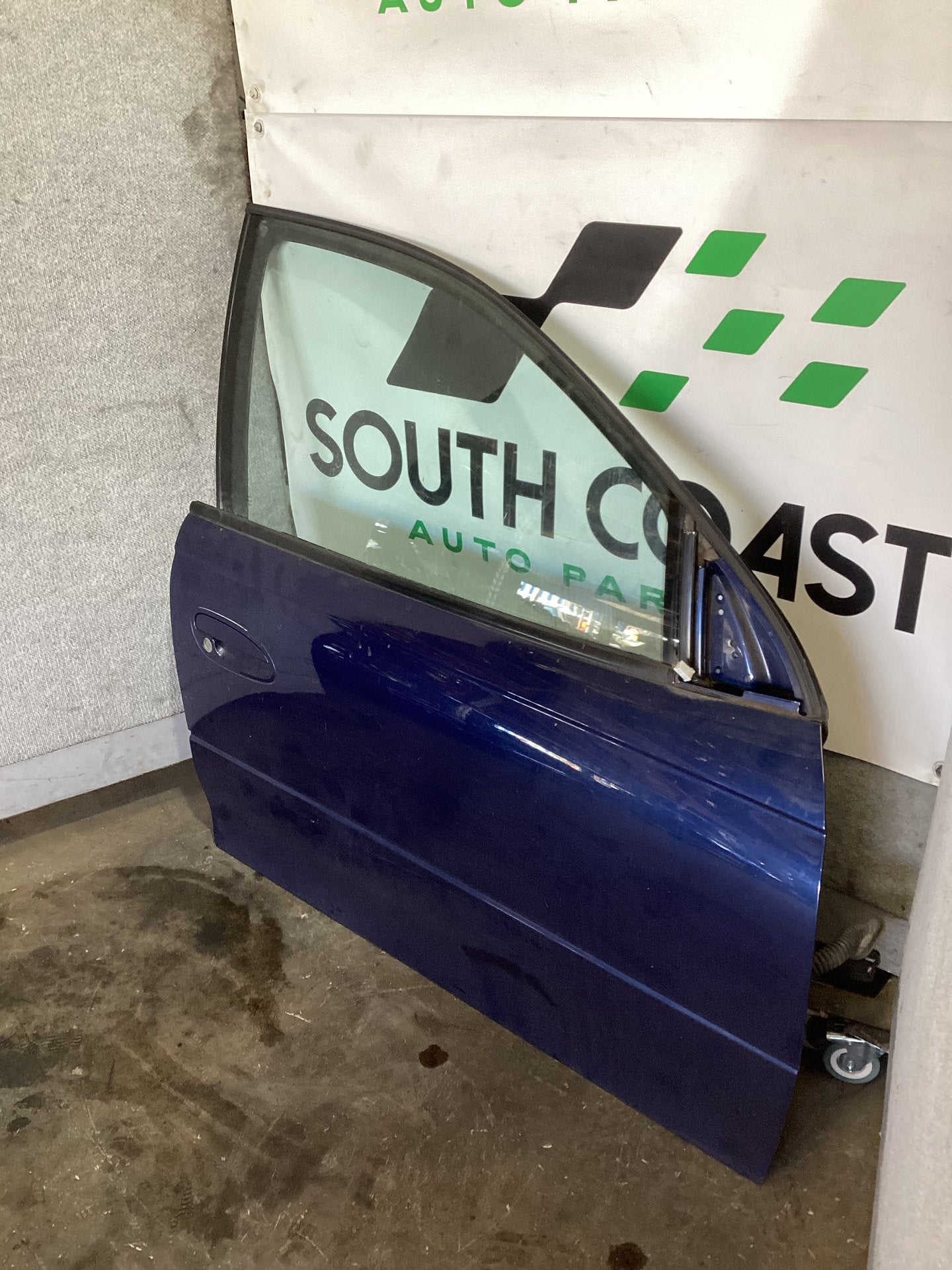 2005 Holden Commodore VZ  Right Front Door