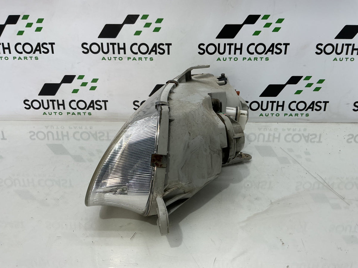 1999 Holden Commodore VT 6H8VTK69HXL423830 Right Headlight 92048542
