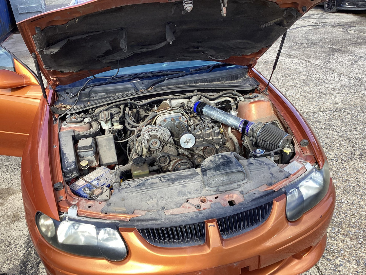 Holden Commodore VU  Engine