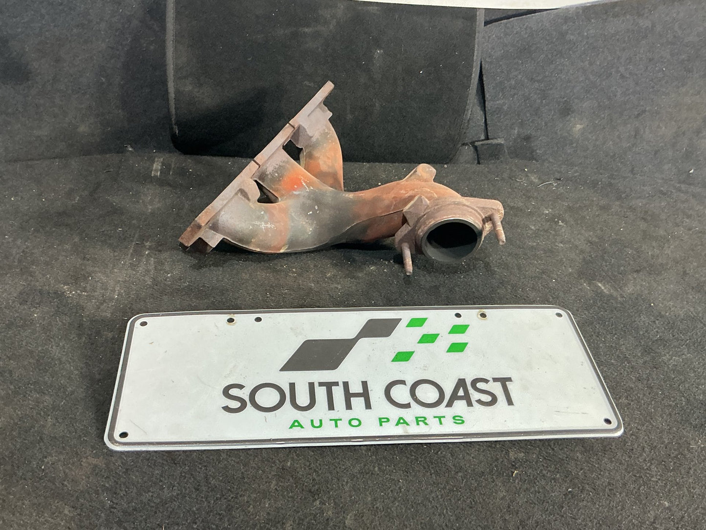 2005 Holden Commodore VZ  Left Exhaust Manifold 92066391