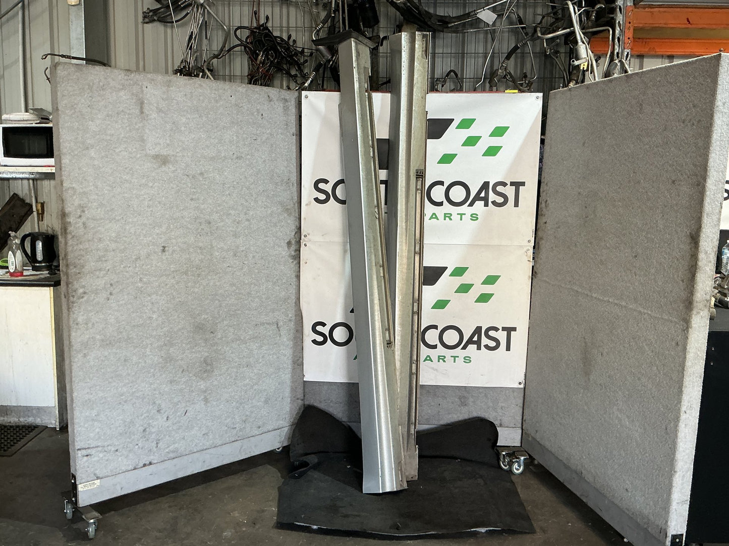 2013 Holden Ute VF  Side Skirt Set