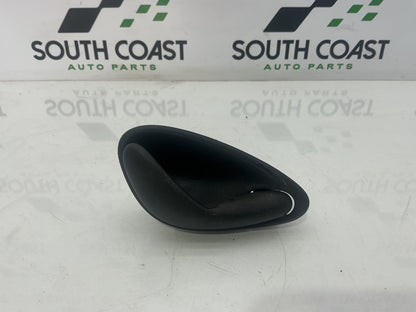 2005 Holden Adventra VZ 6G1ZM84785L518795 Right Front Door Interior Handle 92050974