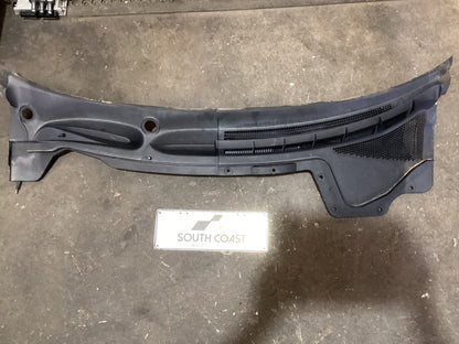 Holden Commodore VE 6G1EK5E79BL526529 Wiper Motor Cover