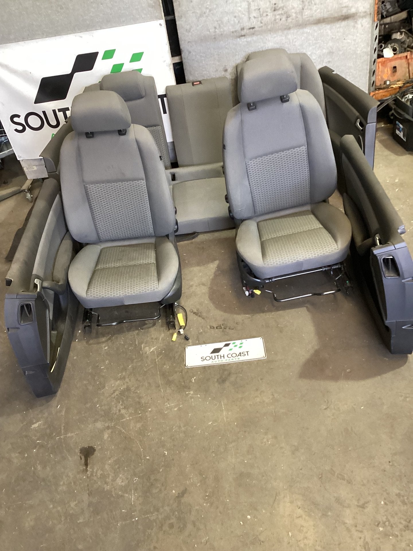 2010 - 2013 Holden Commodore VE 6G1EK5E79BL526529 Complete Interior