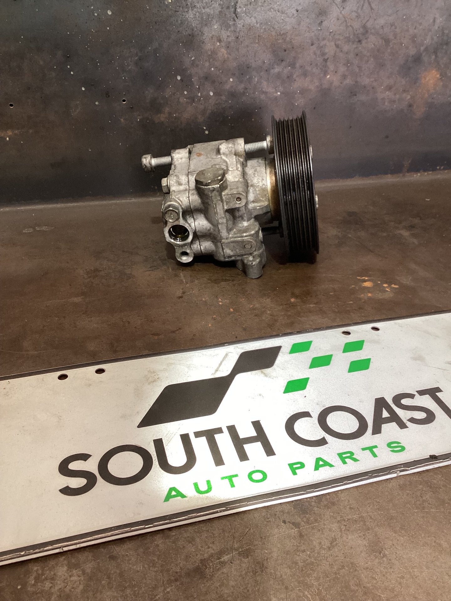 2018 Volkswagen Amarok Power Steering Pump 2H6422154