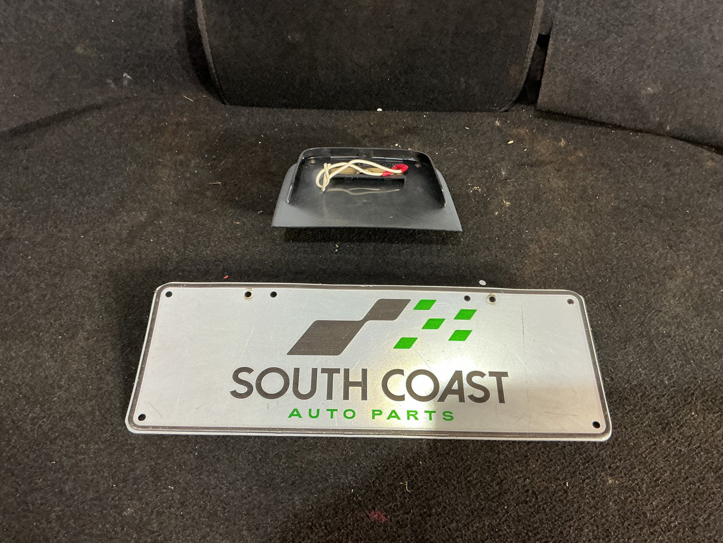1990 Holden Statesman VQ 6H8VSY19UML459969 EYE LEVEL BRAKE LIGHT 92036686