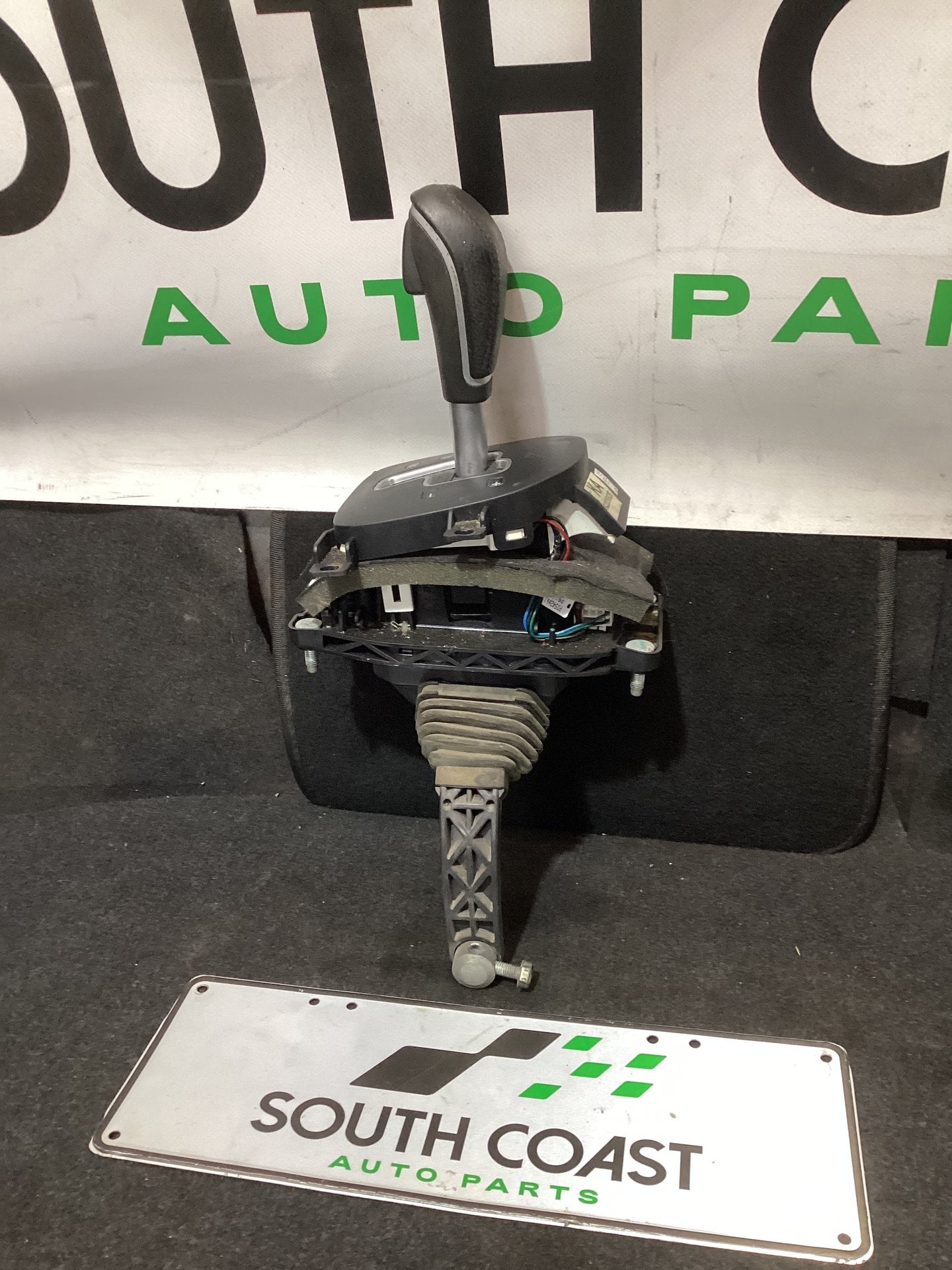 Holden Calais VE 6G1EX55768L940846 Automatic Shift Lever 92209926