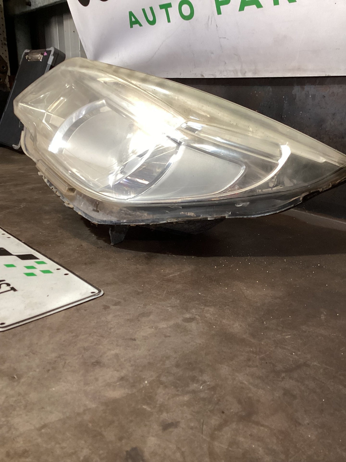 2013 Holden Colorado RG U148CK Left Headlight
