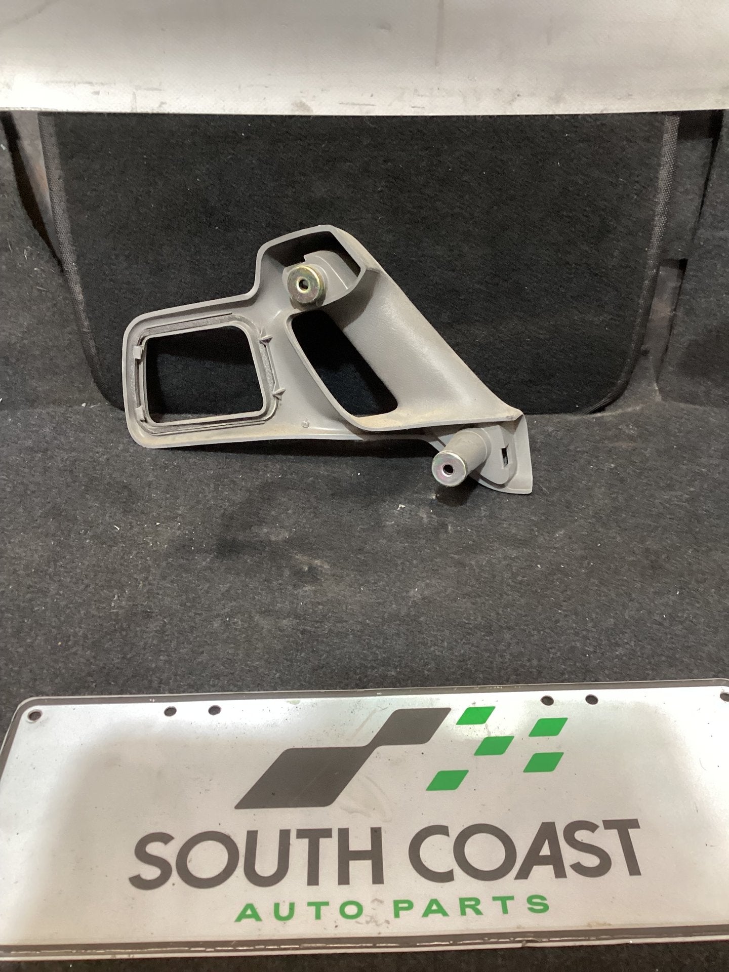 Holden Commodore VR  Left Rear Grab Handle 92028218