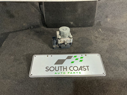2013 Holden Ute VF  ABS Pump 92271216