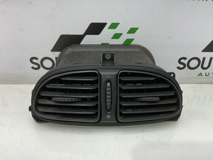 1999 Holden Commodore VT 6H8VTK69HXL423830 Dash Air Vent Centre 92047892