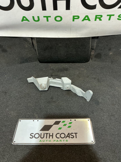 Holden Calais VE 6G1EX55768L940846 Rear Bumper Retainer 92161548