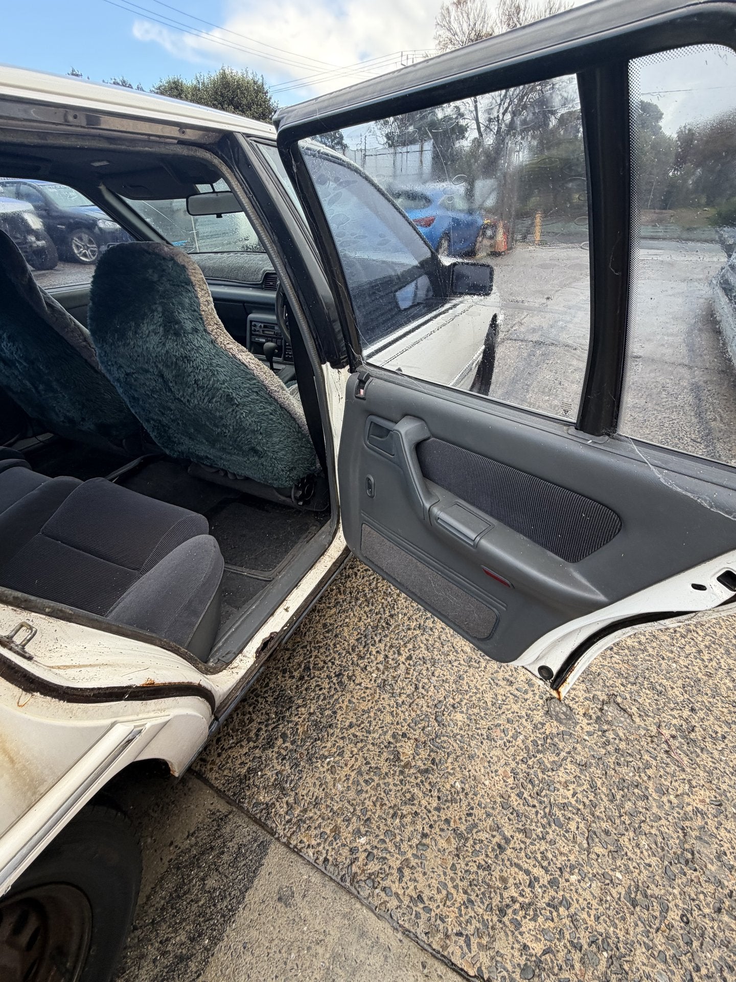 1990 Holden Statesman V8 VQ White