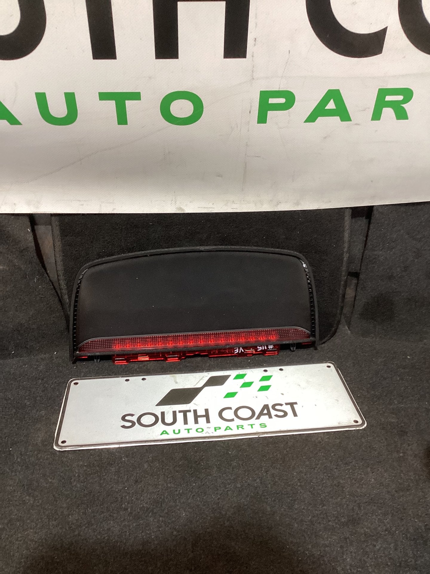 Holden Calais VE 6G1EX55768L940846 Eye Level Brake Light