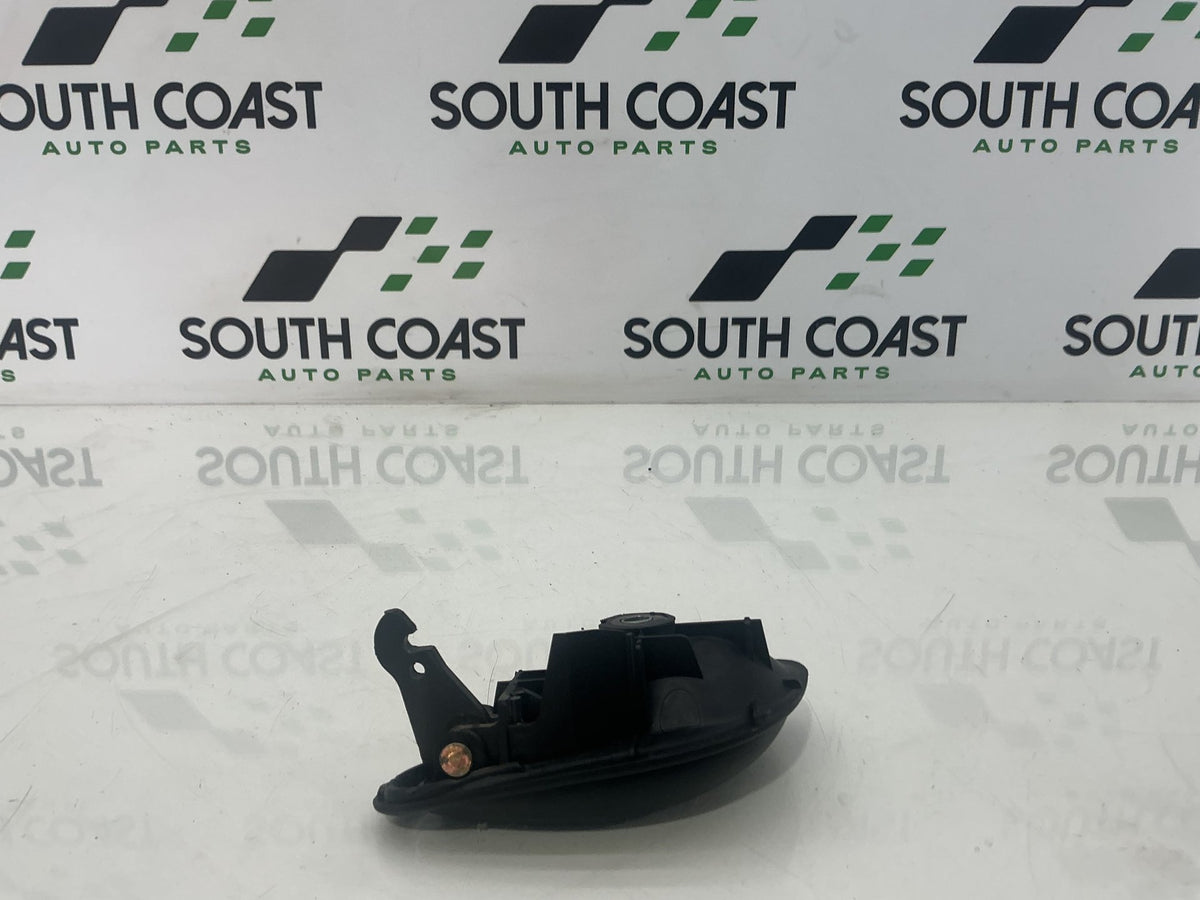 2005 Holden Adventra VZ 6G1ZM84785L518795 Right Front Door Interior Handle 92050974
