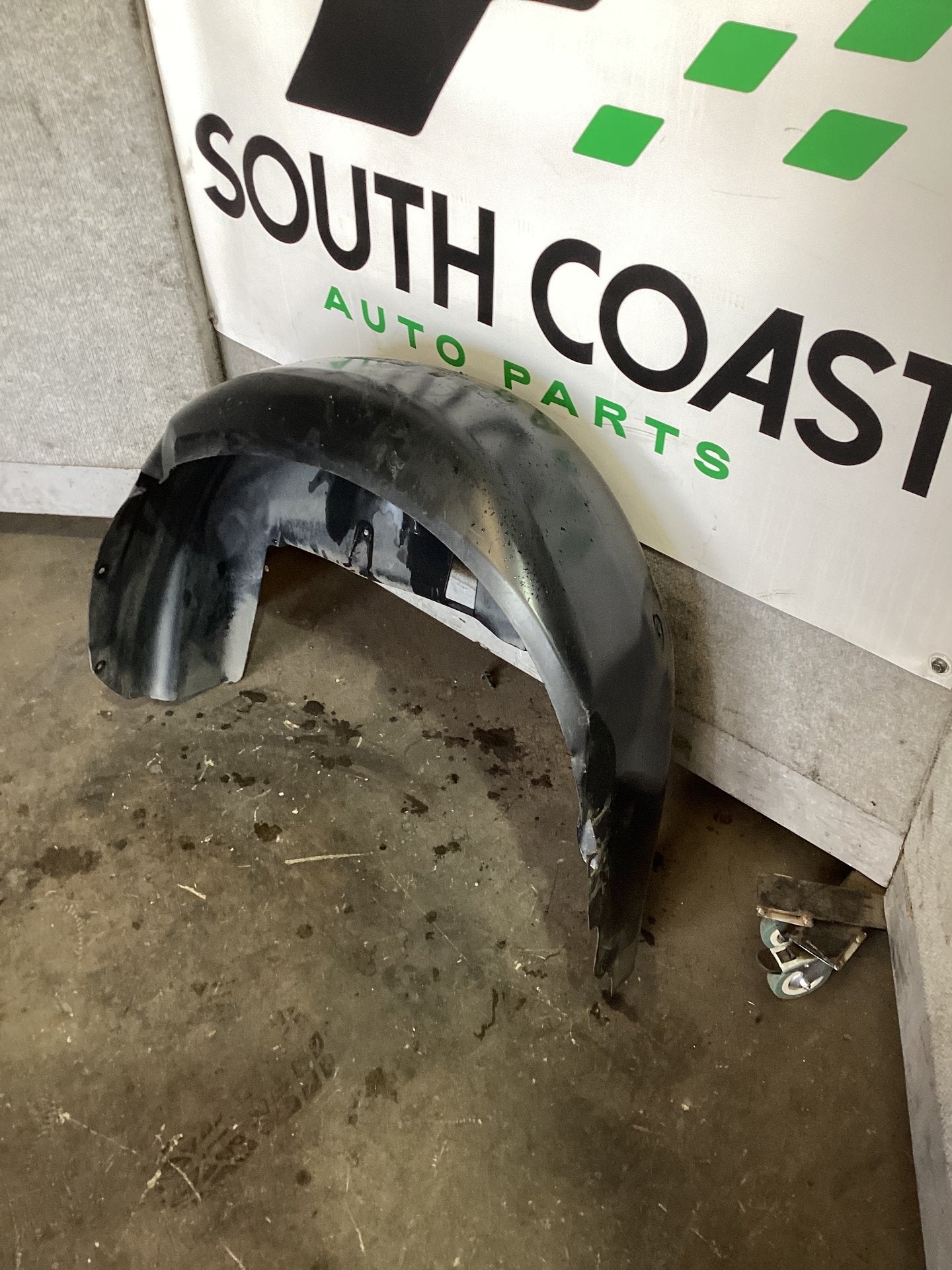 Holden Commodore VE  Right Rear Guard Inner Trim 92161694