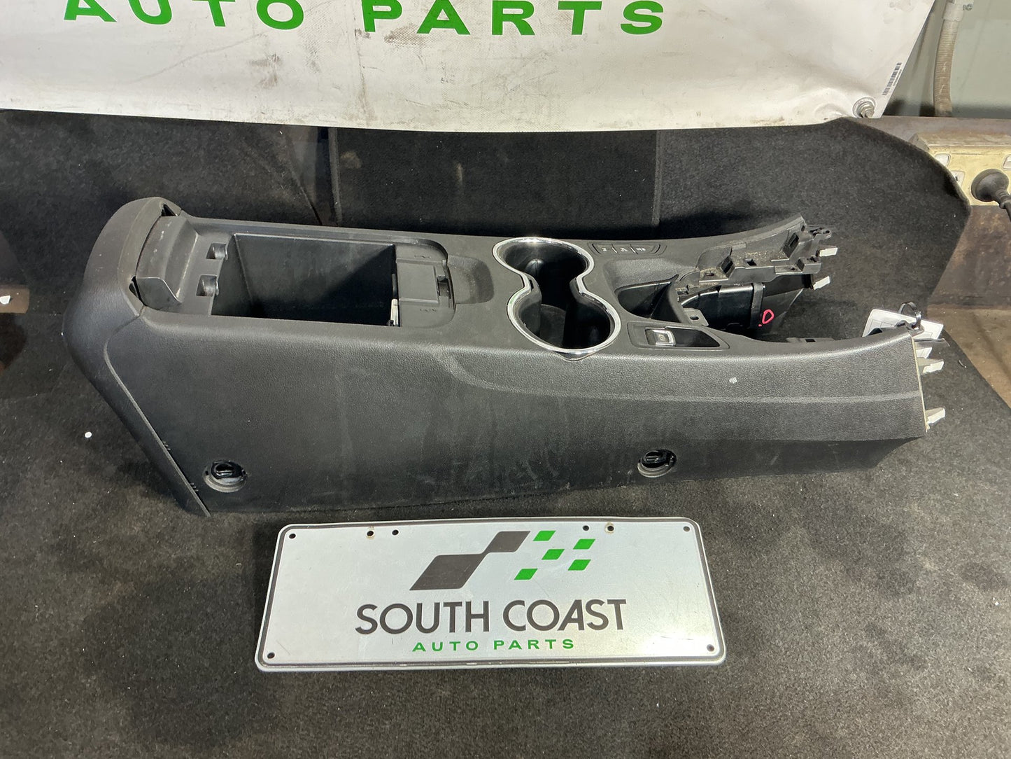 2013 Holden Ute VF  Centre Console