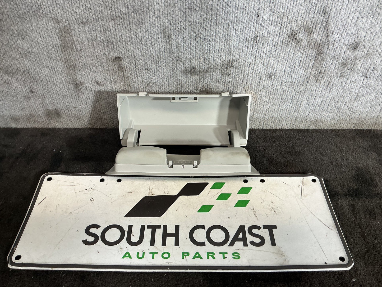 2012 Volkswagen Amarok   Sunglass Holder 2H0868565A