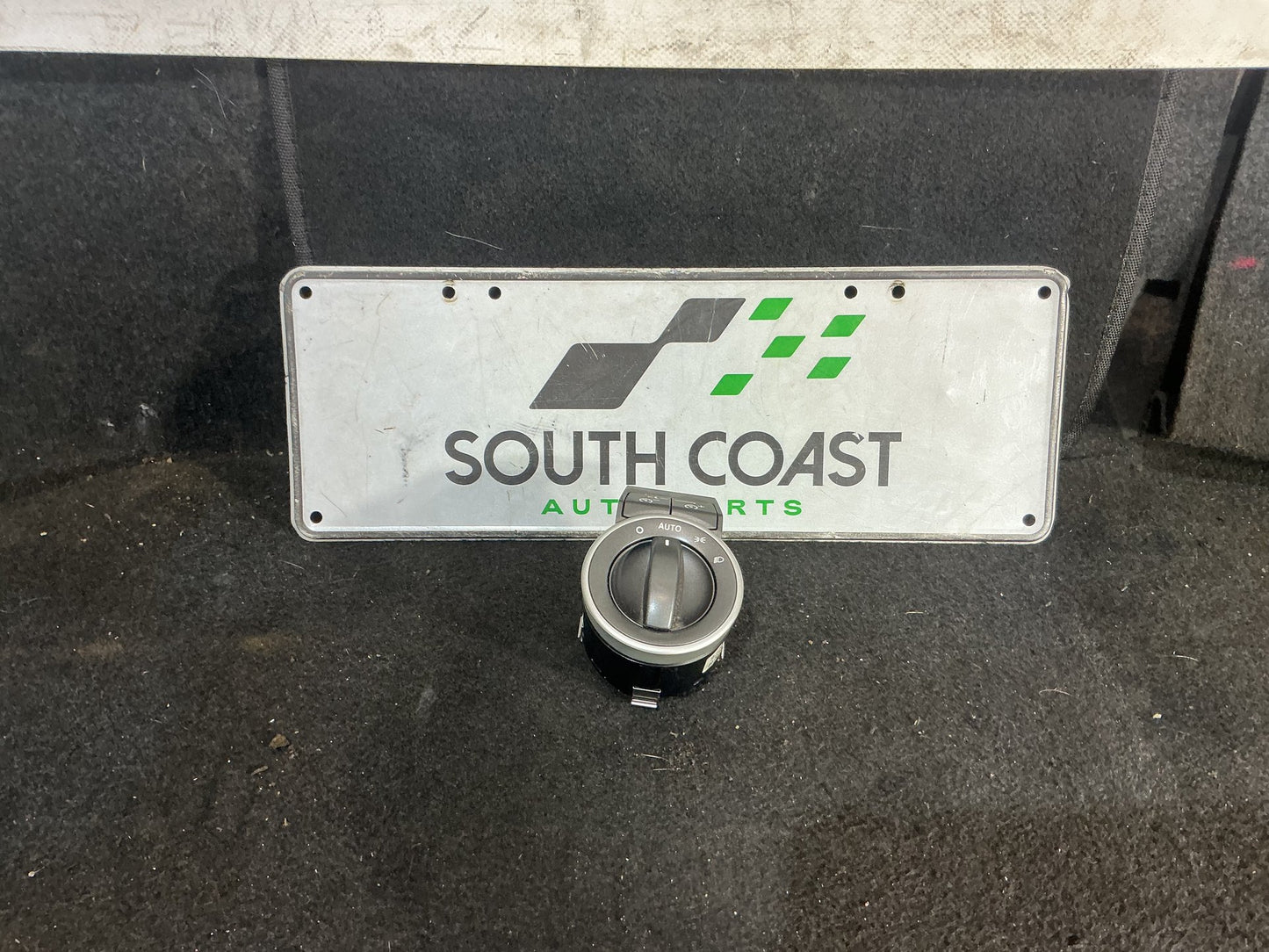 2009 Holden Commodore VE Headlight Switch 92201132
