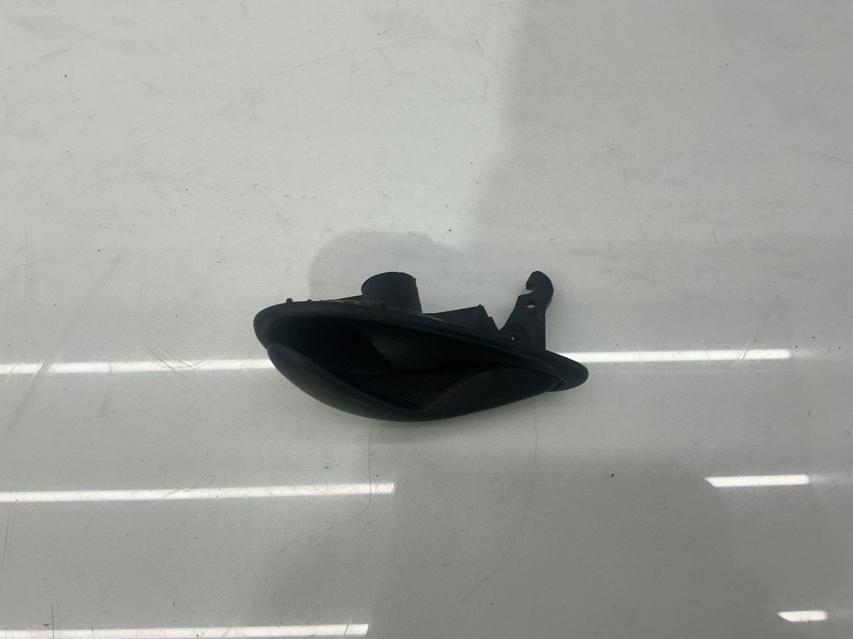 2005 Holden Adventra VZ 6G1ZM84785L518795 Right Front Door Interior Handle 92050974