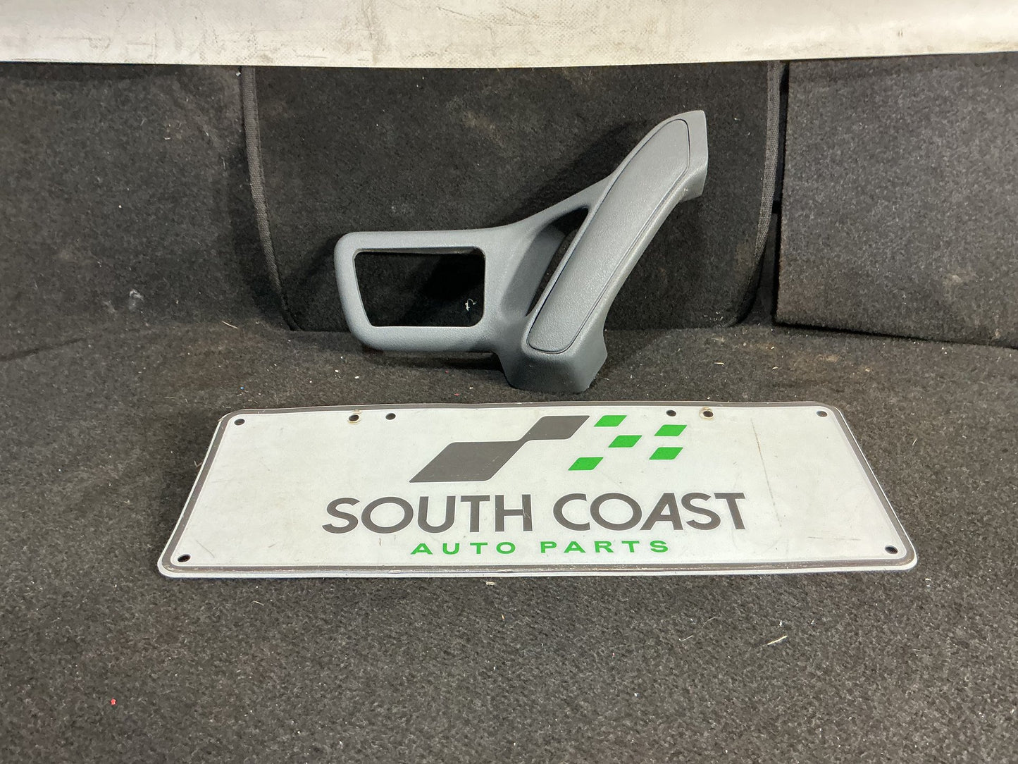 1990 Holden Statesman VQ 6H8VSY19UML459969 Left Rear Door Interior Handle