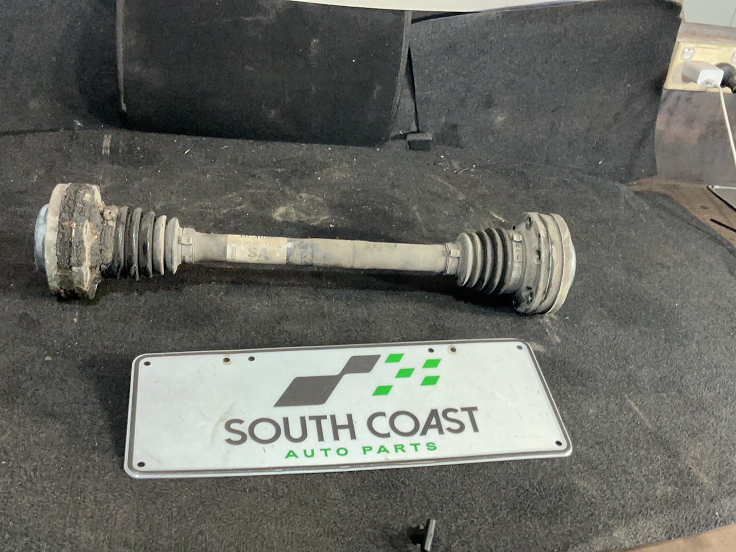 2005 Holden Commodore VZ  Left Rear Drive Axle 92109215