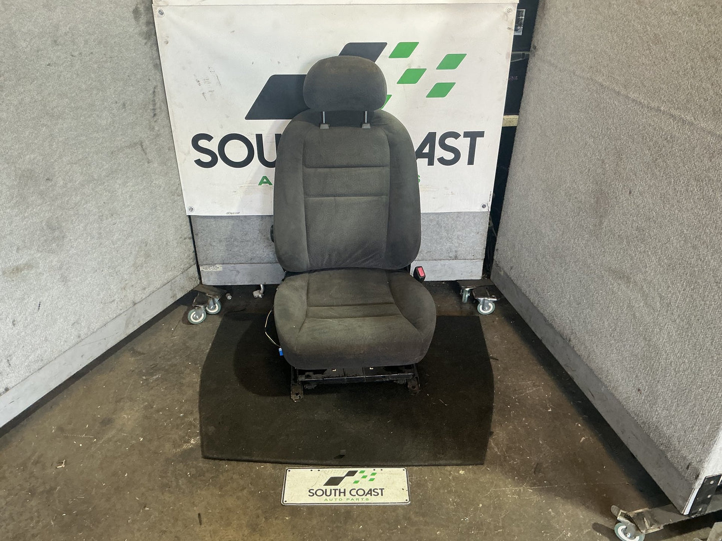 2004 Holden Commodore VY Right Front Seat