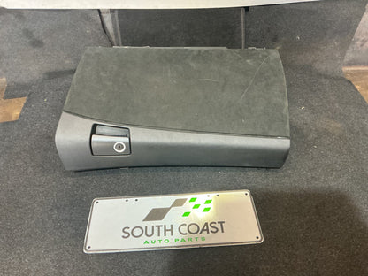 2007 Holden Calais VE 6G1EX55768L940846 Glove Box 92172574