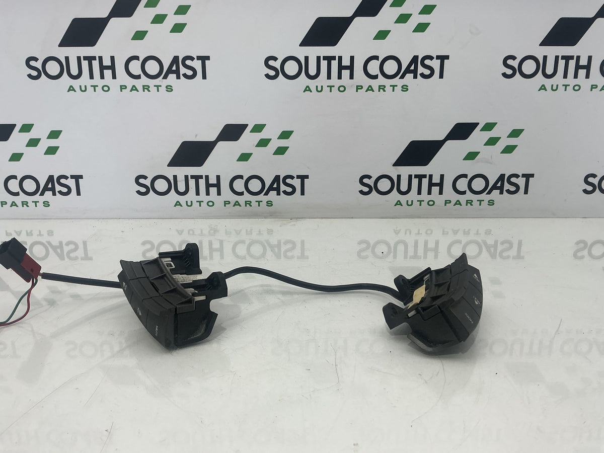 2005 Holden Adventra VZ 6G1ZM84785L518795 Volume Control Switches