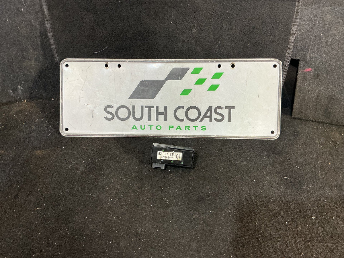 2009 Holden Commodore VE Right Rear Window Switch 92197634