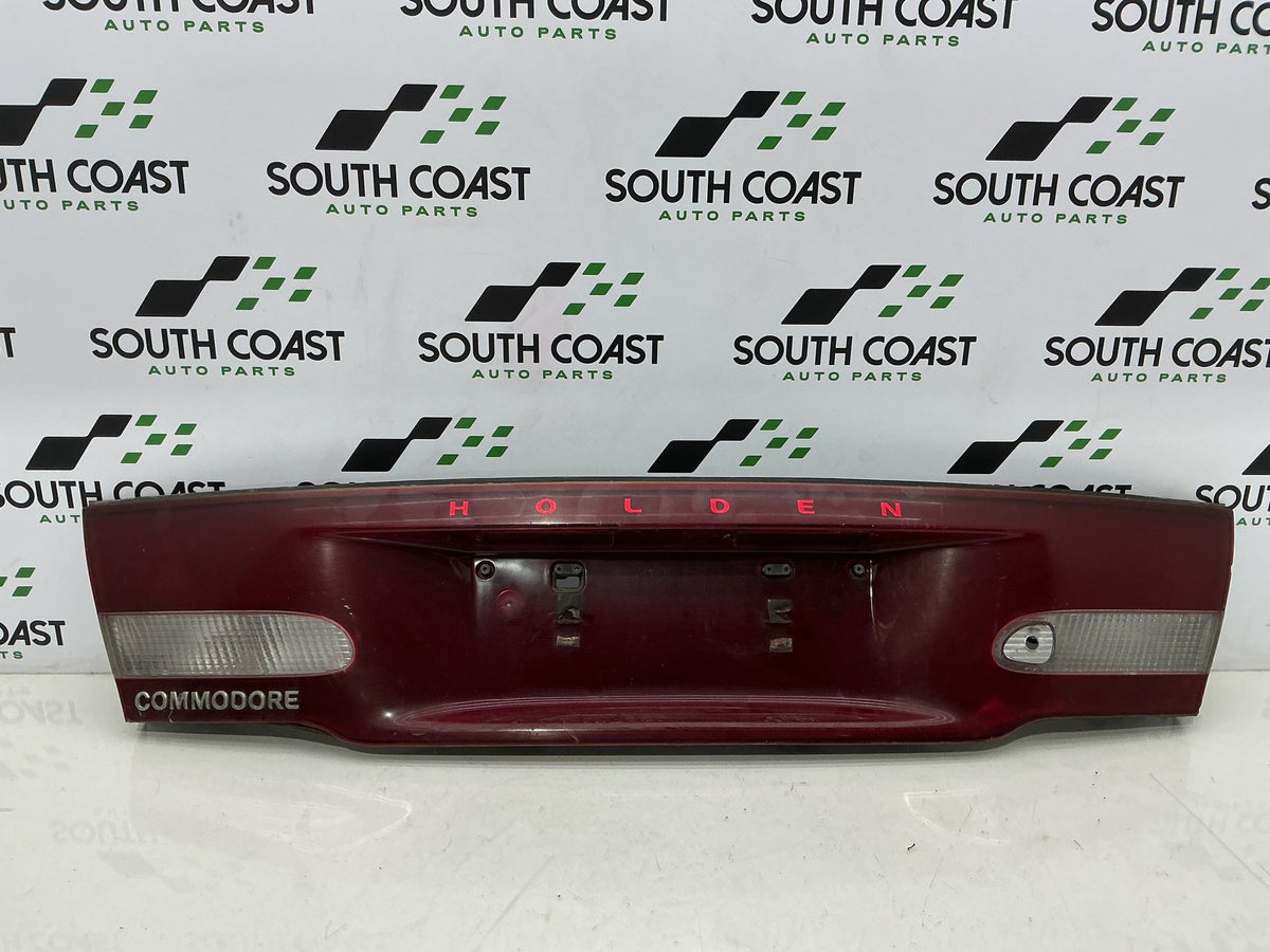 1999 Holden Commodore VT 6H8VTK69HXL423830 Bootlid Garnish 92048420