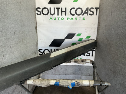 2005 Holden Adventra VZSX6 Left Side Skirt