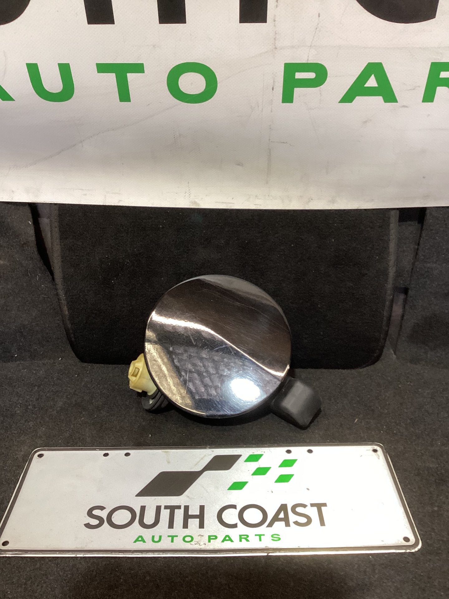 Holden Calais VE 6G1EX55768L940846 Fuel Filler Door 92156082