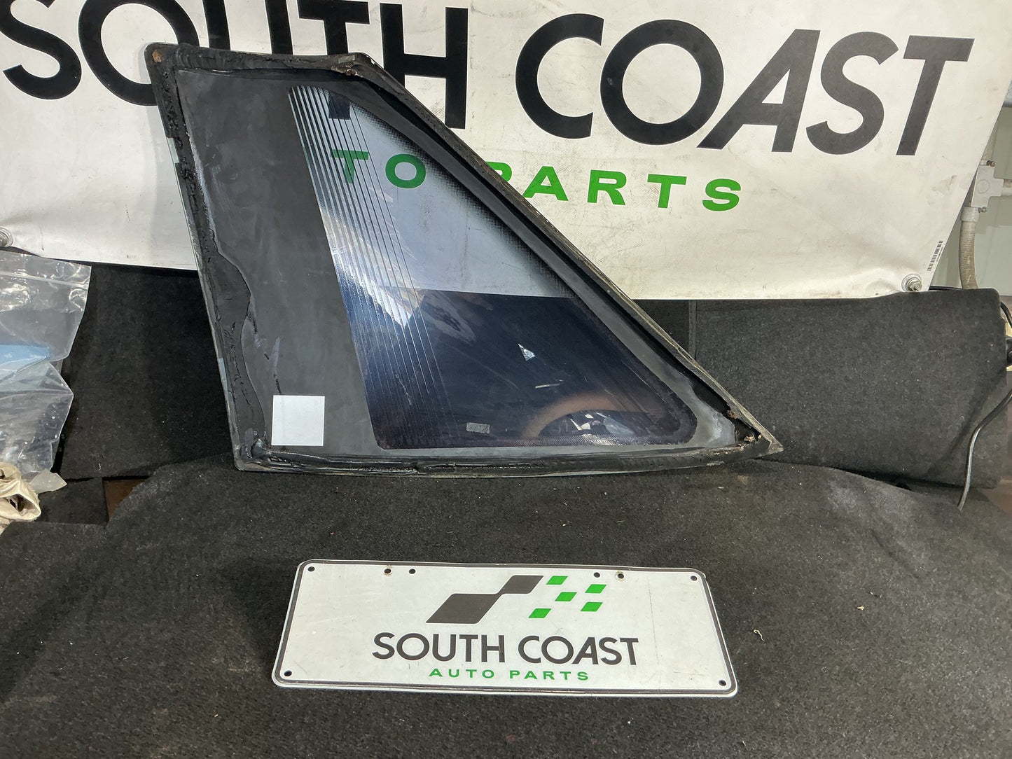 1990 Holden Statesman VQ 6H8VSY19UML459969 Right Rear Quarter Door Glass