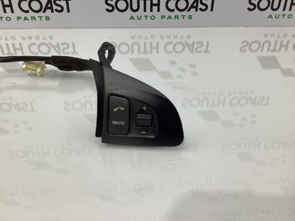 2008 Holden Commodore VE Steering Wheel Switches