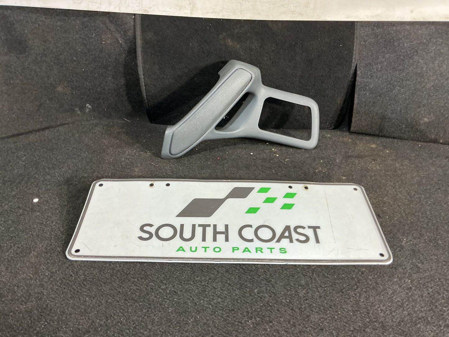 1990 Holden Statesman VQ 6H8VSY19UML459969 Left Front Door Interior Handle