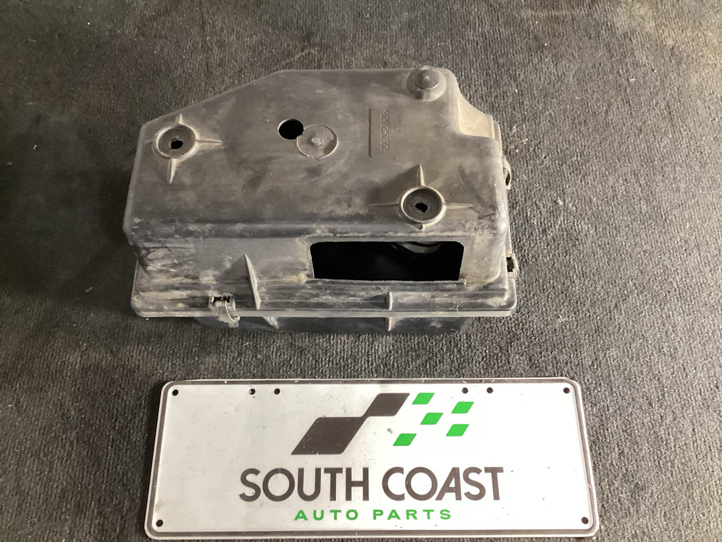 1992 Holden Commodore VP  Air Filter Box 92025272