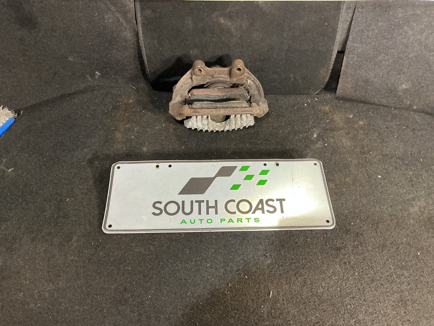 1990 Holden Statesman VQ 6H8VSY19UML459969 Left Front Caliper