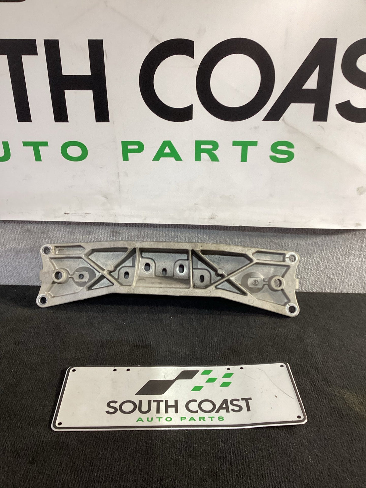 2013-2017 Holden Commodore VF Transmission Mount 92215756
