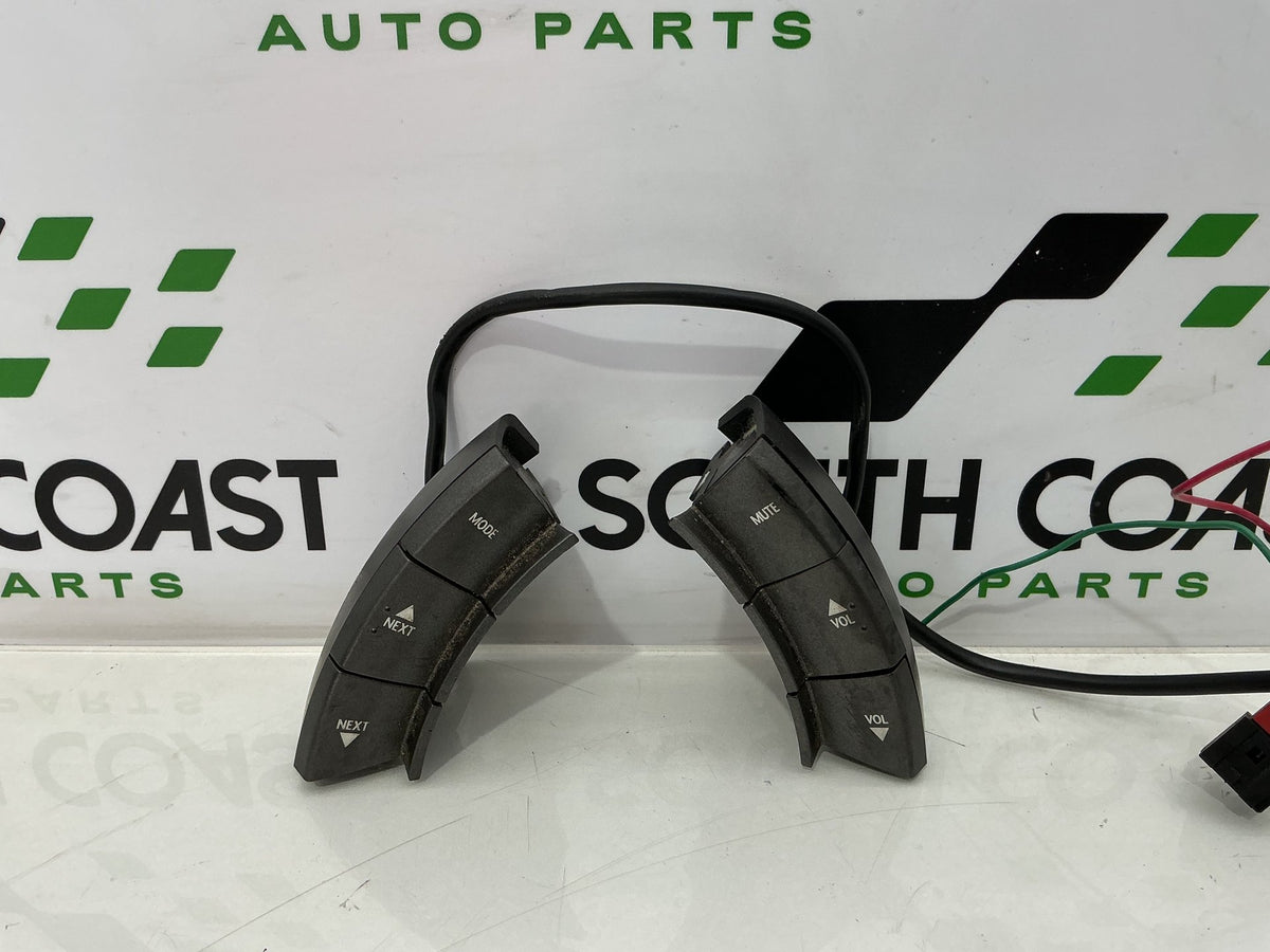 2005 Holden Adventra VZ 6G1ZM84785L518795 Volume Control Switches